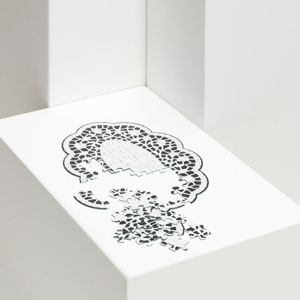 (PUZZLE) COVER / Doily