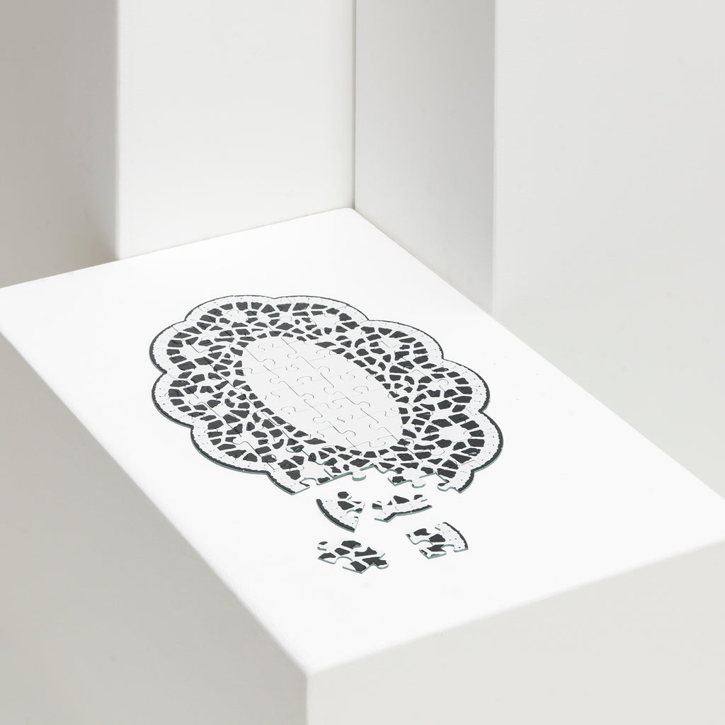(PUZZLE) COVER / Doily