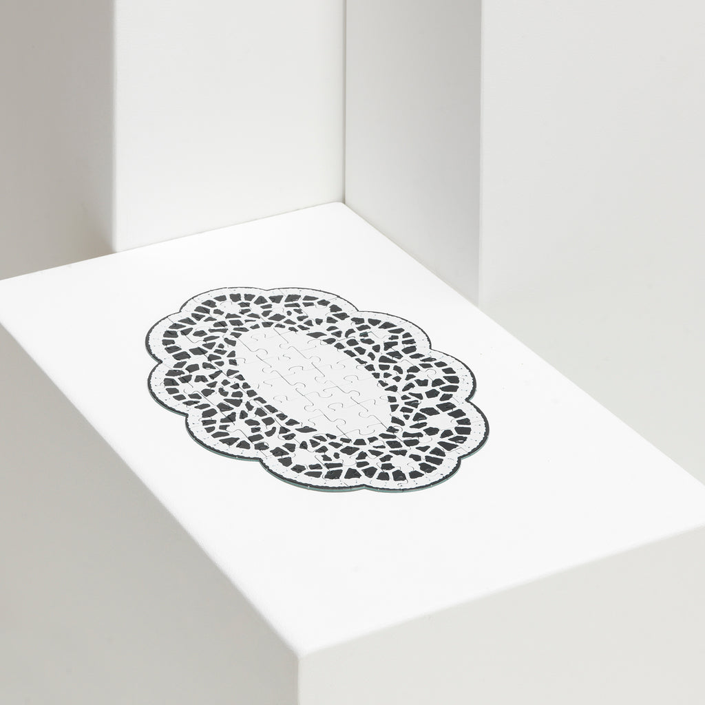 (PUZZLE) COVER / Doily
