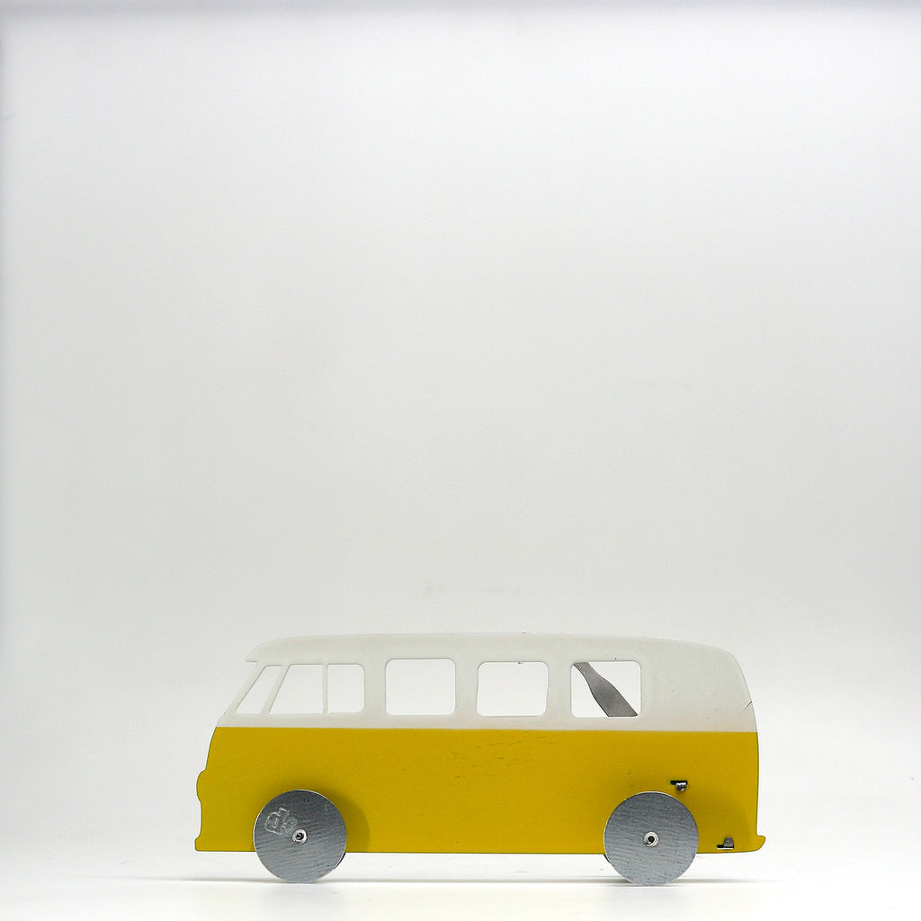 DER BUS von Germany's smallest Autofabrik